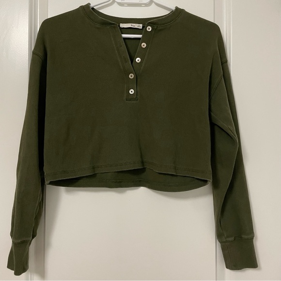 Aritzia Army Green Mavis Shirt - Size XS - Picture 3 of 4
